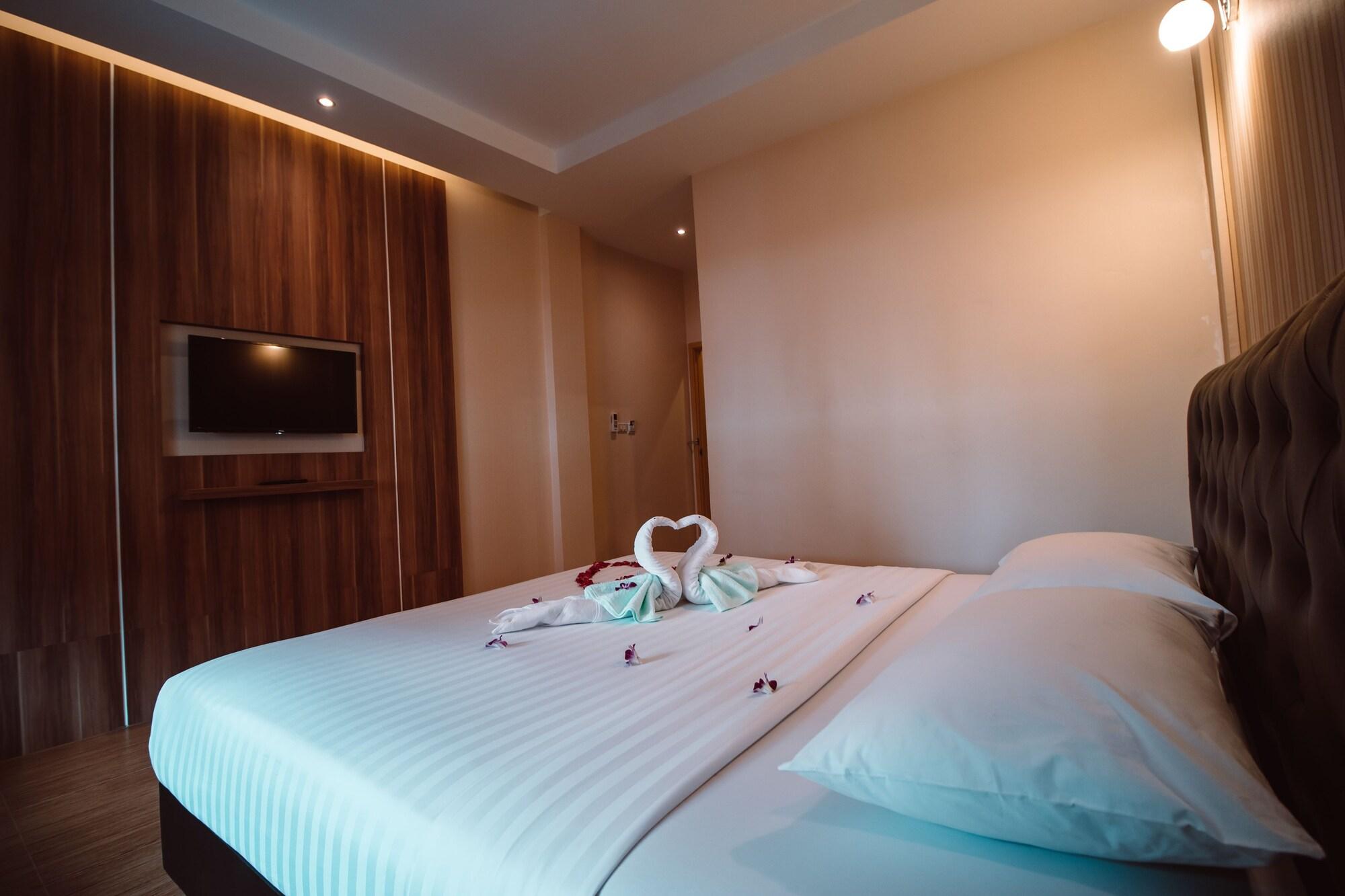 Triple Trees Hotel Pathum Thani Exterior photo