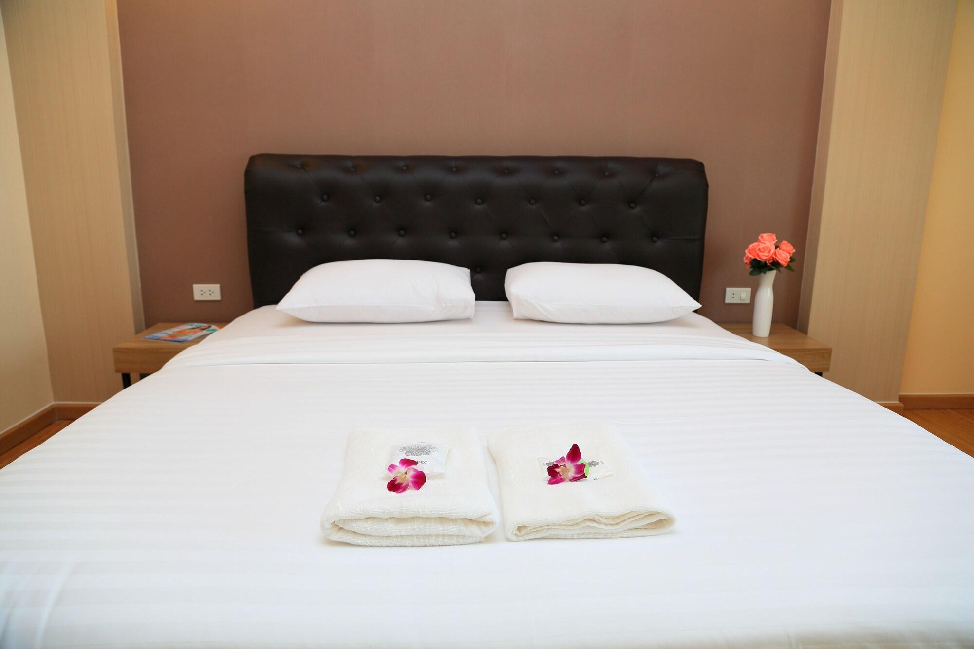 Triple Trees Hotel Pathum Thani Exterior photo