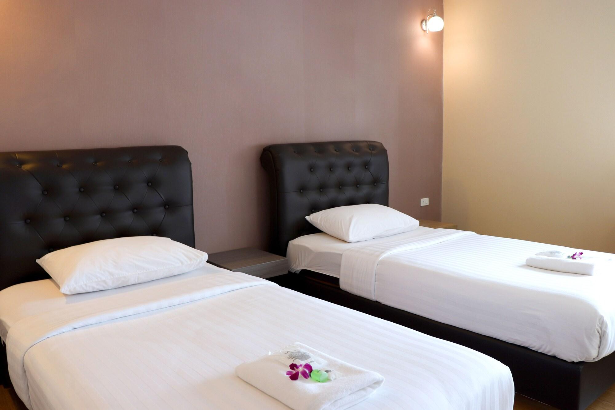 Triple Trees Hotel Pathum Thani Exterior photo