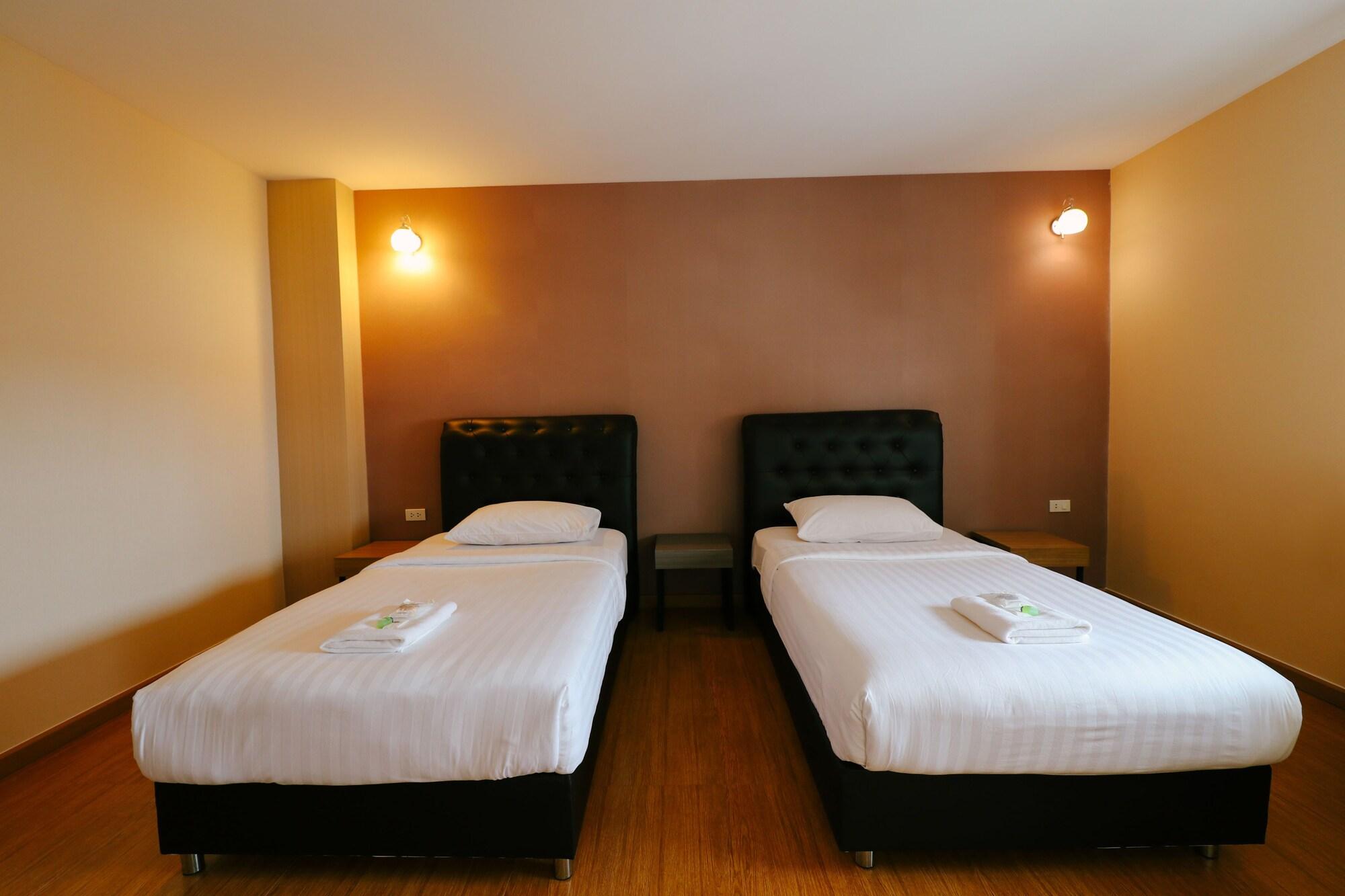 Triple Trees Hotel Pathum Thani Exterior photo