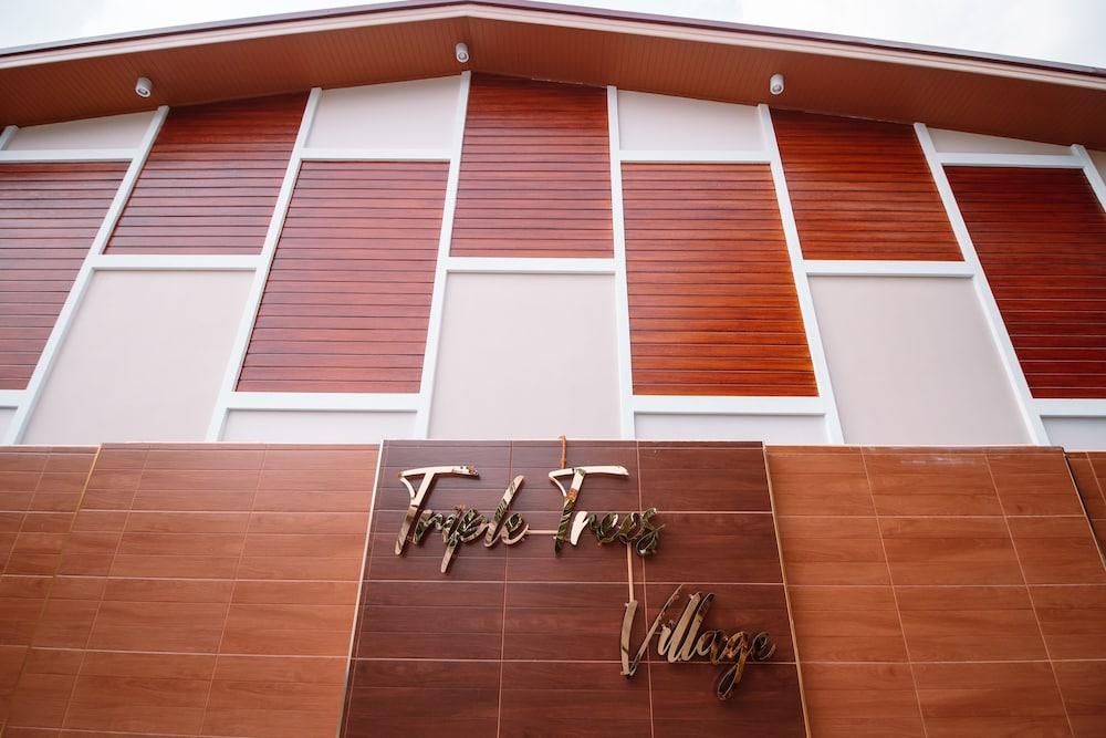 Triple Trees Hotel Pathum Thani Exterior photo