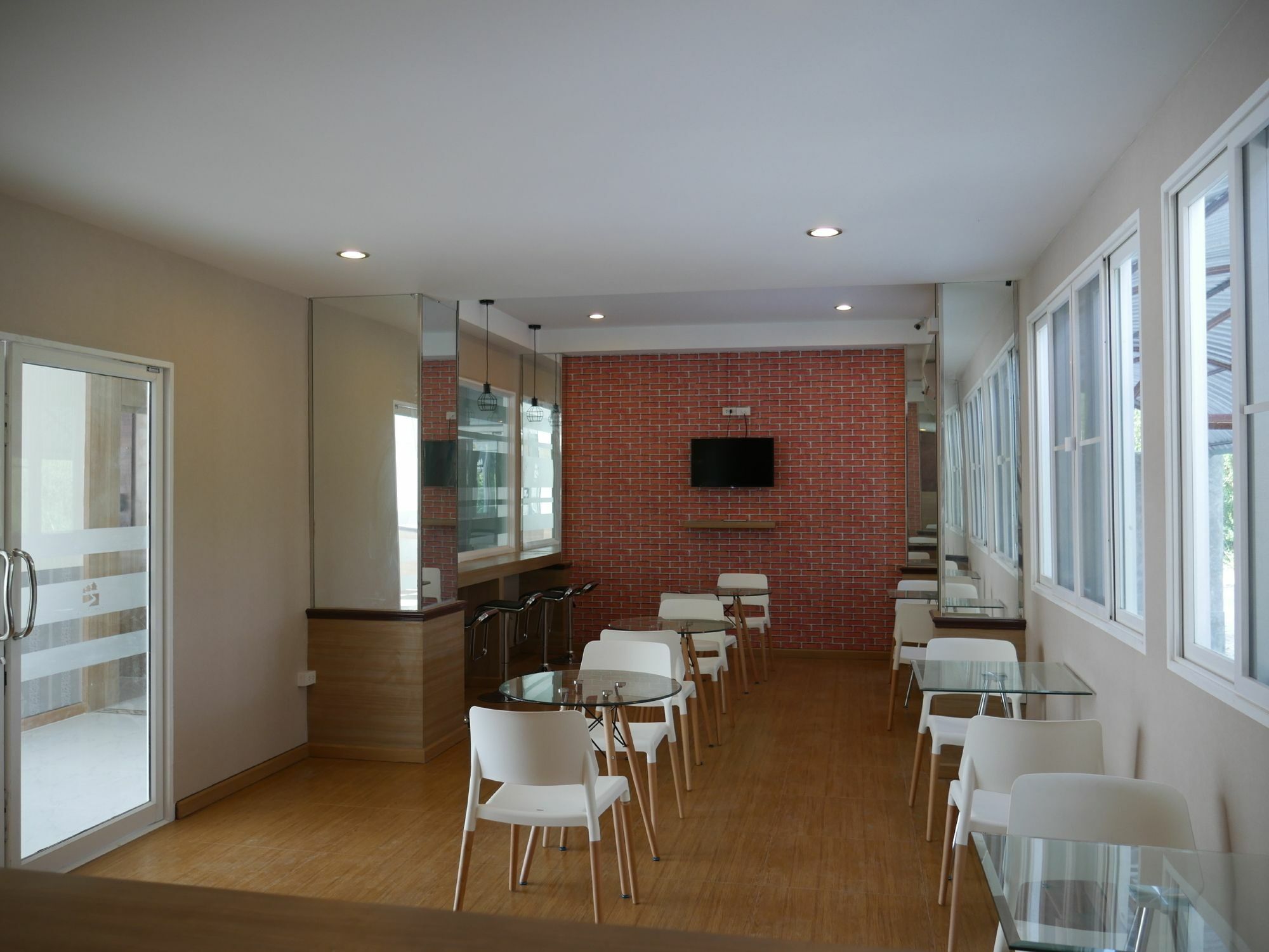 Triple Trees Hotel Pathum Thani Exterior photo